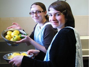 Decor Carmeli Kitchen Volunteers