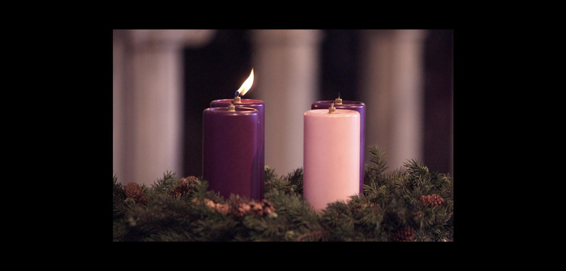 advent wreath, with one candle lit